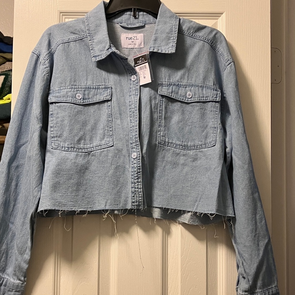 Newly added 💕Rue21 Light Blue Cropped Button Down Shirt